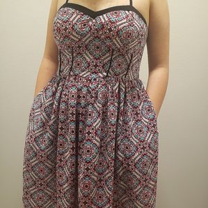 Sweetheart neckline dress with pockets!